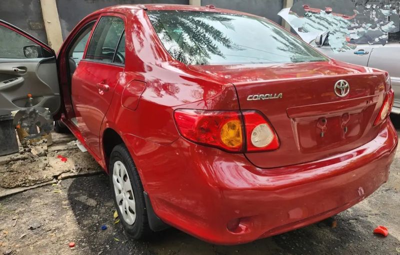 Thumbnail 2 of 2012 Toyota Corolla LE